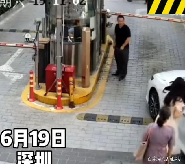 又是油門當剎車，深圳女司機剛啟動就撞翻崗亭，女保安員骨折受傷
